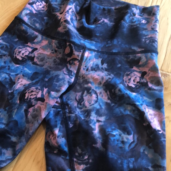 Lululemon leggings - Picture 3 of 3